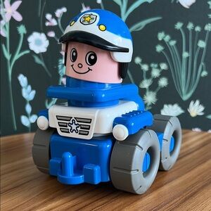 VINTAGE LEGO Explore 3698 Friendly Police Car 3 pieces 2003 ages 12months + up